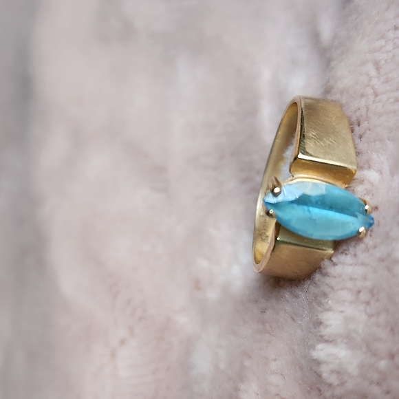 14kt Gold Aquamarine Ring - Picture 2 of 6